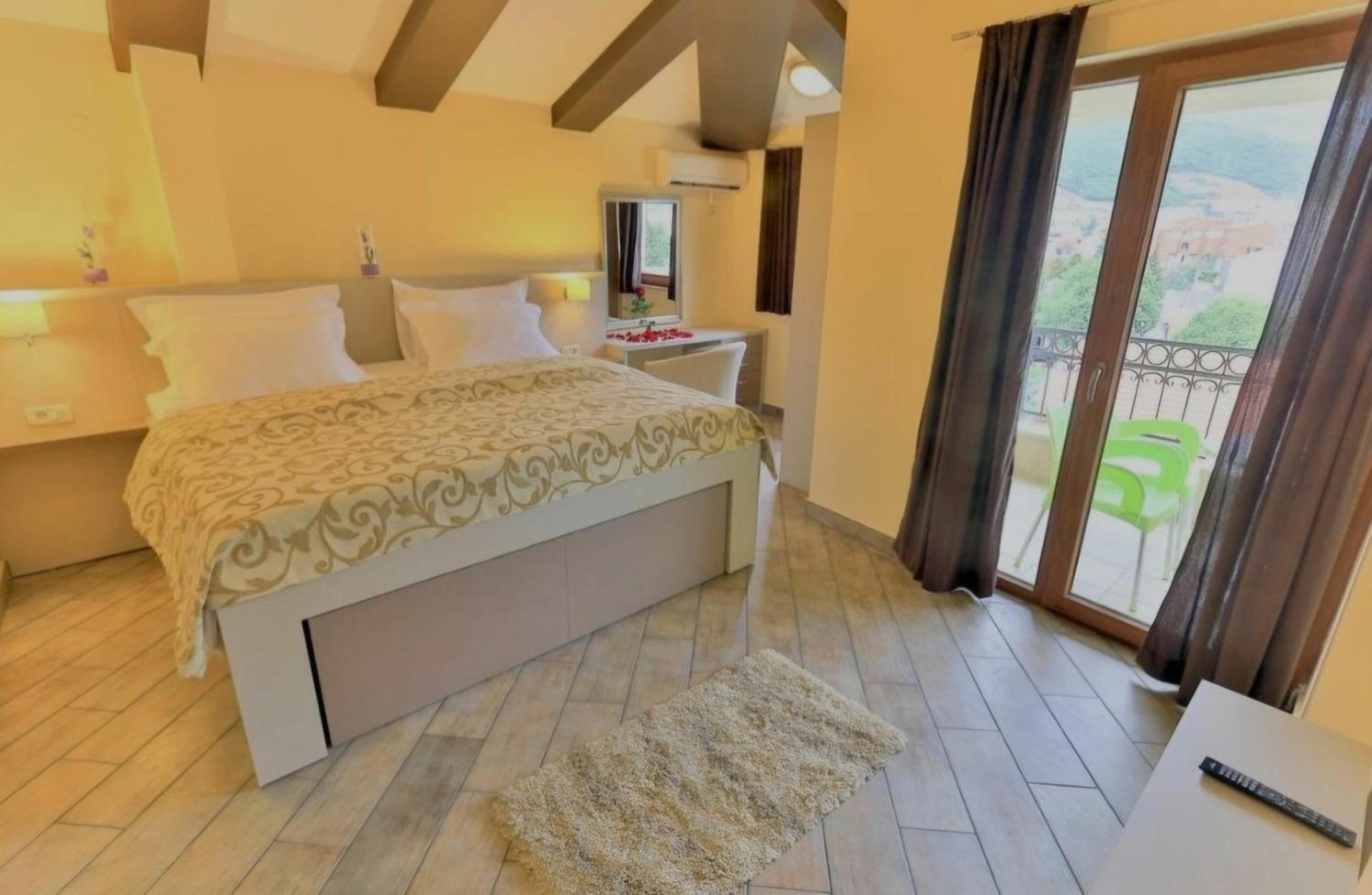 Apartment At Oliver's *